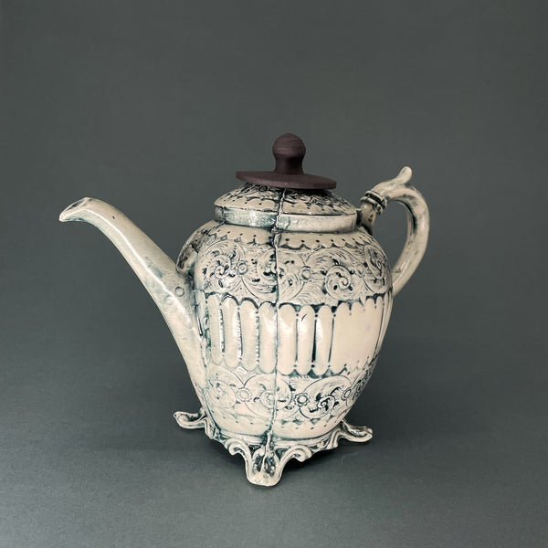 Heritage Tea Pot (lidded)