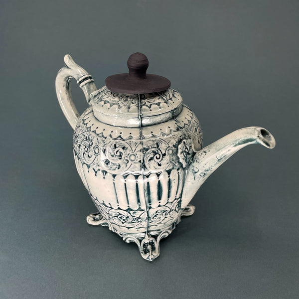 Chrisinderblueliddedheritageteapot
