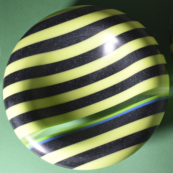 Green black Corian bowl by Graham Lester