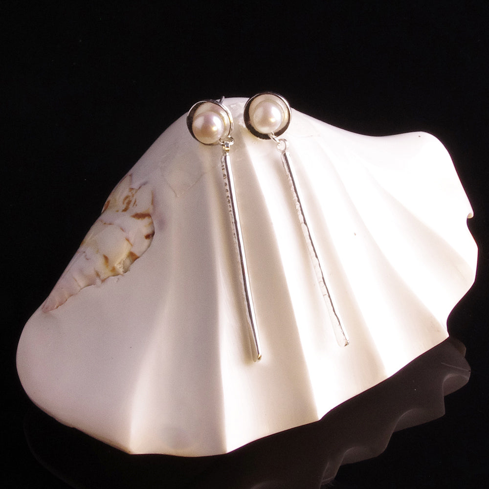 Silver freshwater pearl dangly earrings