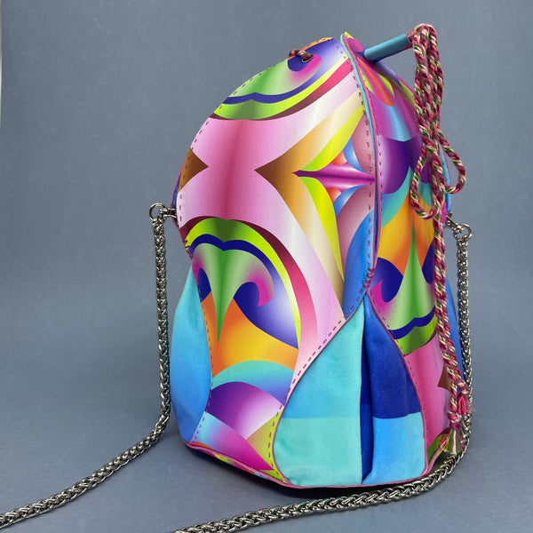 A second side view of the large Fiesta bag