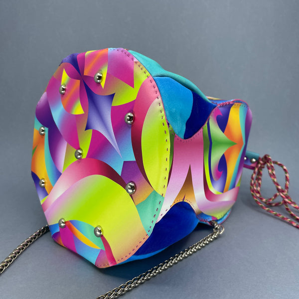 The base and side of the large Fiesta bag, with the bag laying on it's side