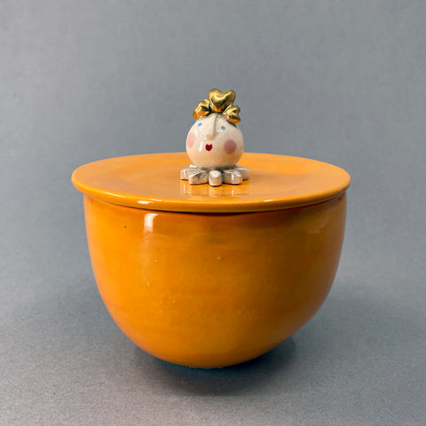 Round Lady's head pot by Sophie Smith
